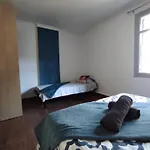 Le Petit Gaffier, Maison Au Pied De La Cite, Avec 2 Et Belle Cour Sans Vis A Vis