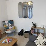 Le Petit Gaffier, Maison Au Pied De La Cite, Avec 2 Et Belle Cour Sans Vis A Vis