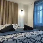 Le Petit Gaffier, Maison Au Pied De La Cite, Avec 2 Et Belle Cour Sans Vis A Vis