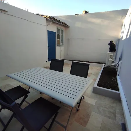 Le Gaffier, Maison Au Pied De La Cite, Climatisation, 2 Et Belle Cour Sans Vis A Vis Nyaraló