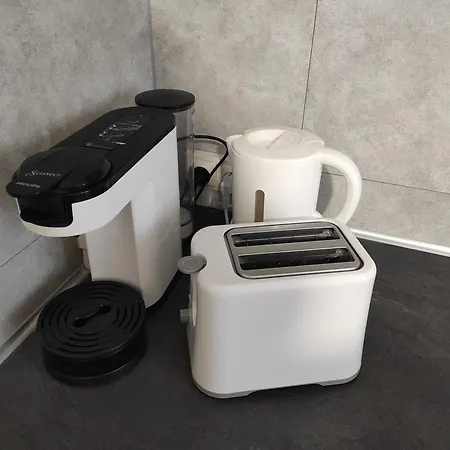 Nyaraló Le Gaffier, Maison Au Pied De La Cite, Climatisation, 2 Et Belle Cour Sans Vis A Vis *
