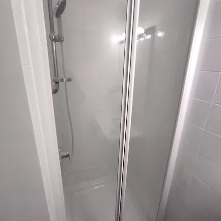 Le Gaffier, Maison Au Pied De La Cite, Climatisation, 2 Et Belle Cour Sans Vis A Vis Nyaraló *