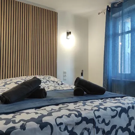 Le Gaffier, Maison Au Pied De La Cite, Climatisation, 2 Et Belle Cour Sans Vis A Vis