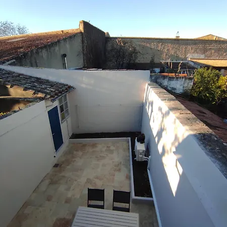 Nyaraló Le Gaffier, Maison Au Pied De La Cite, Climatisation, 2 Et Belle Cour Sans Vis A Vis