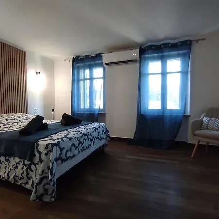 Le Gaffier, Maison Au Pied De La Cite, Climatisation, 2 Et Belle Cour Sans Vis A Vis Nyaraló *