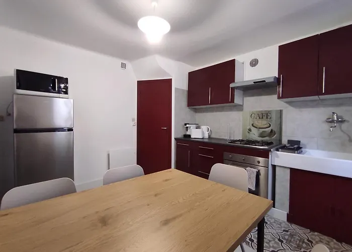 Casa de Férias Le Petit Gaffier, Maison Au Pied De La Cité, Avec 2 Et Belle Cour Sans Vis à Vis *