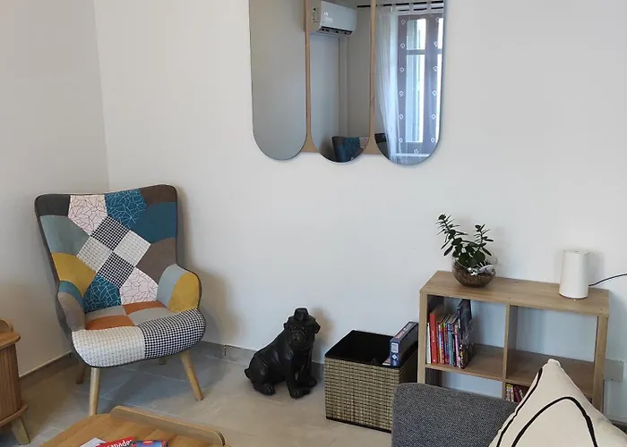 Le Petit Gaffier, Maison Au Pied De La Cité, Avec 2 Et Belle Cour Sans Vis à Vis
